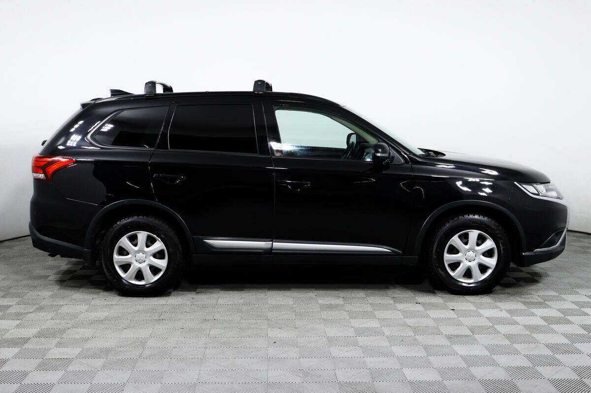 Mitsubishi Outlander с пробегом — 2018 год. Фото: #3