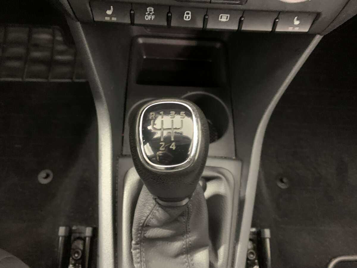 Skoda Rapid с пробегом — 2017 год. Фото: #23