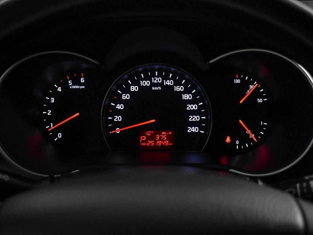 Kia Sorento с пробегом — 2012 год. Фото: #14