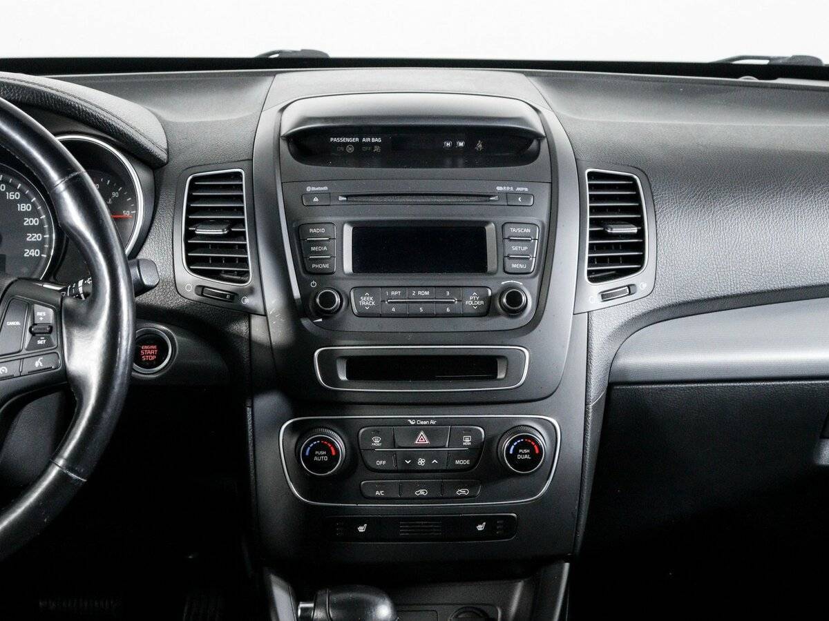 Kia Sorento с пробегом — 2015 год. Фото: #12
