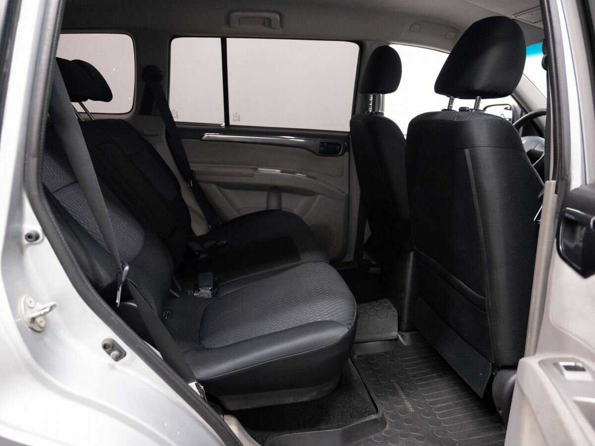 Mitsubishi Pajero Sport с пробегом — 2014 год. Фото: #9