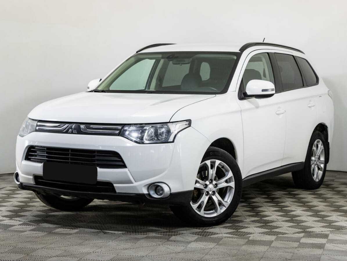 Mitsubishi Outlander с пробегом — 2014 год. Фото: #0