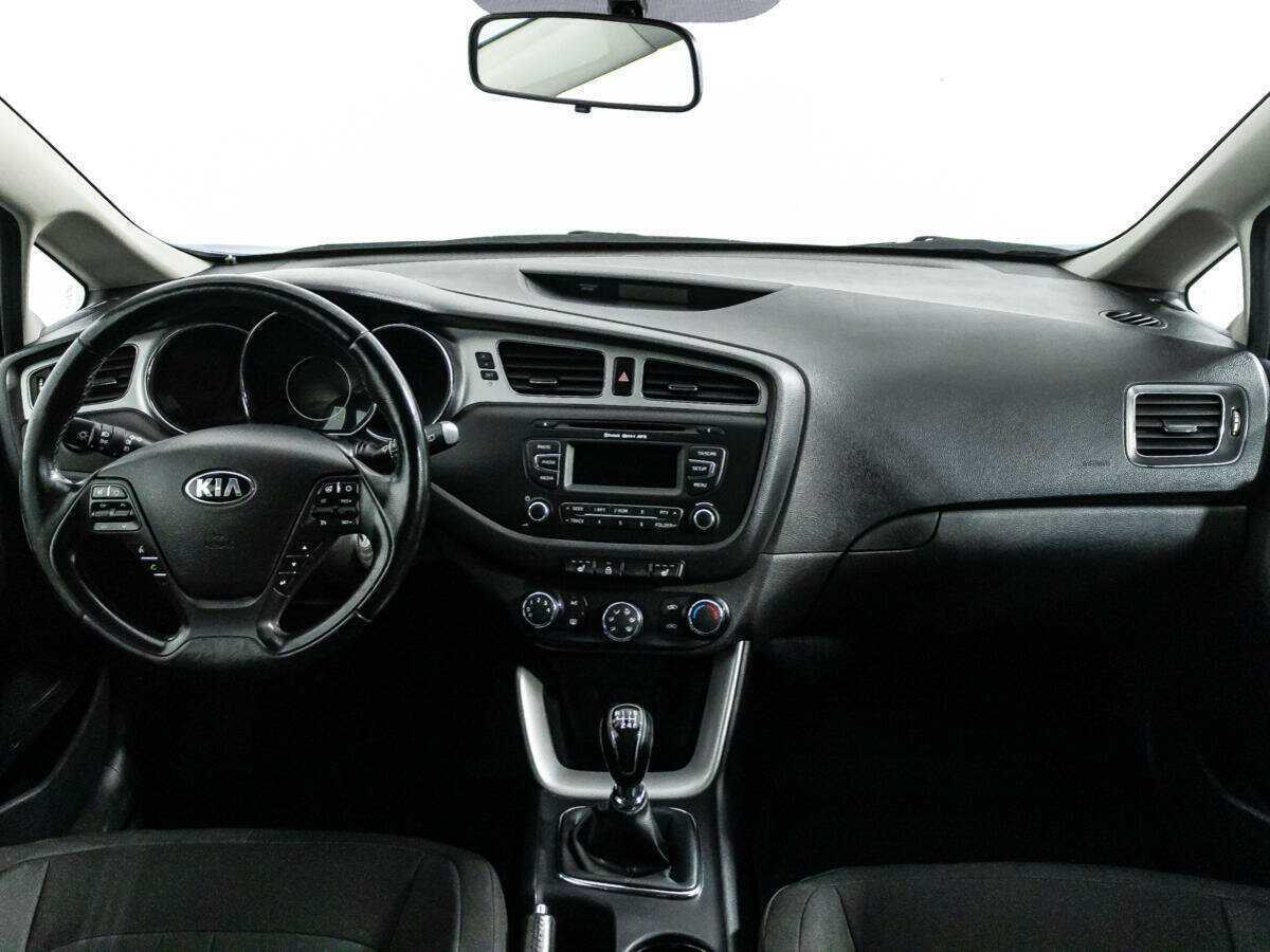 Kia Ceed с пробегом — 2013 год. Фото: #12