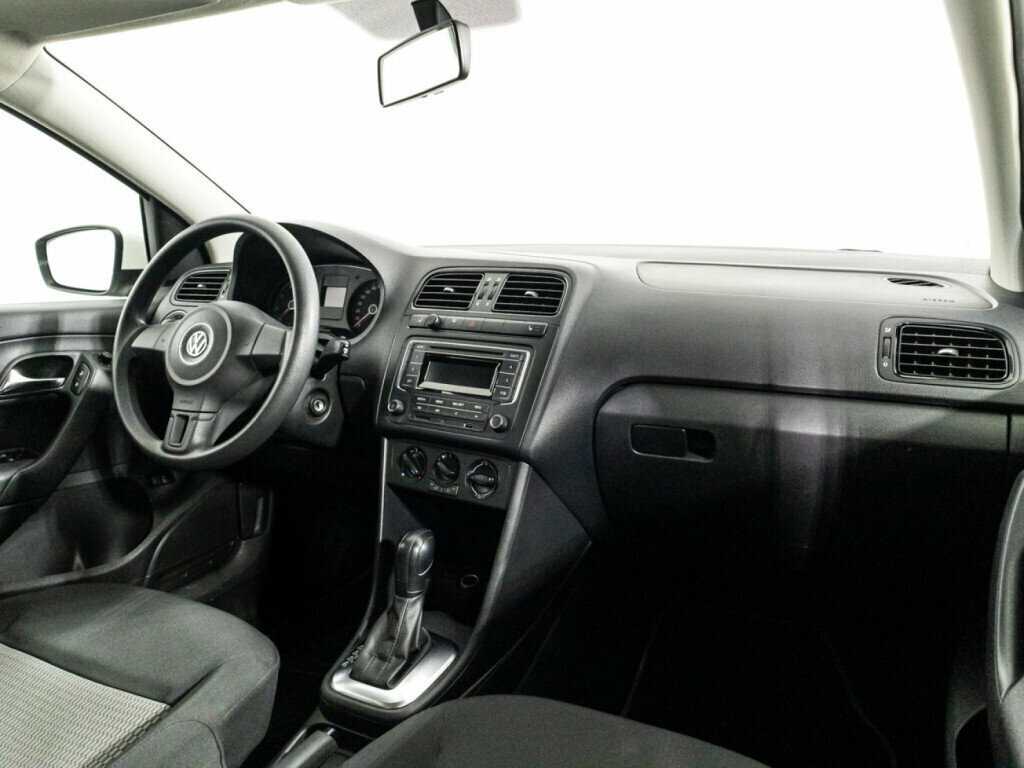 Volkswagen Polo с пробегом — 2013 год. Фото: #8