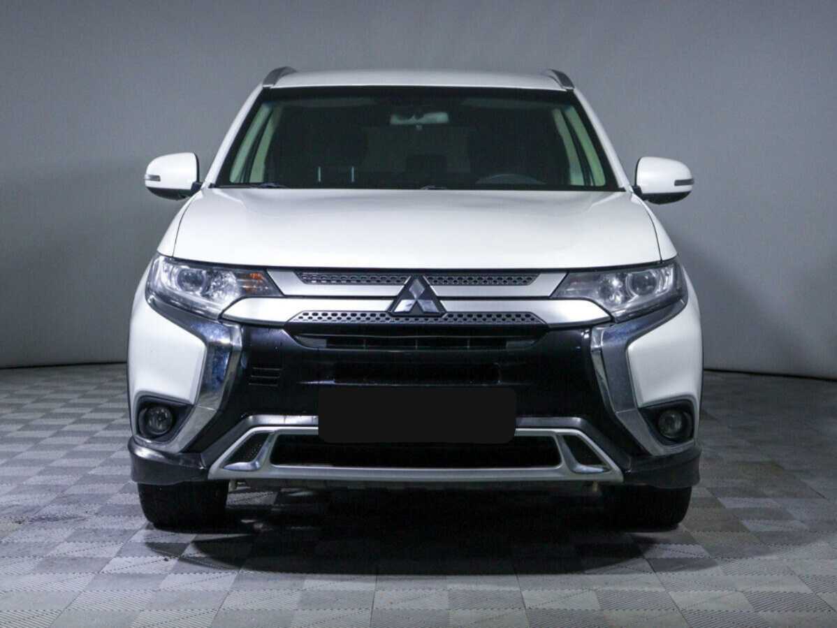 Mitsubishi Outlander с пробегом — 2019 год. Фото: #1