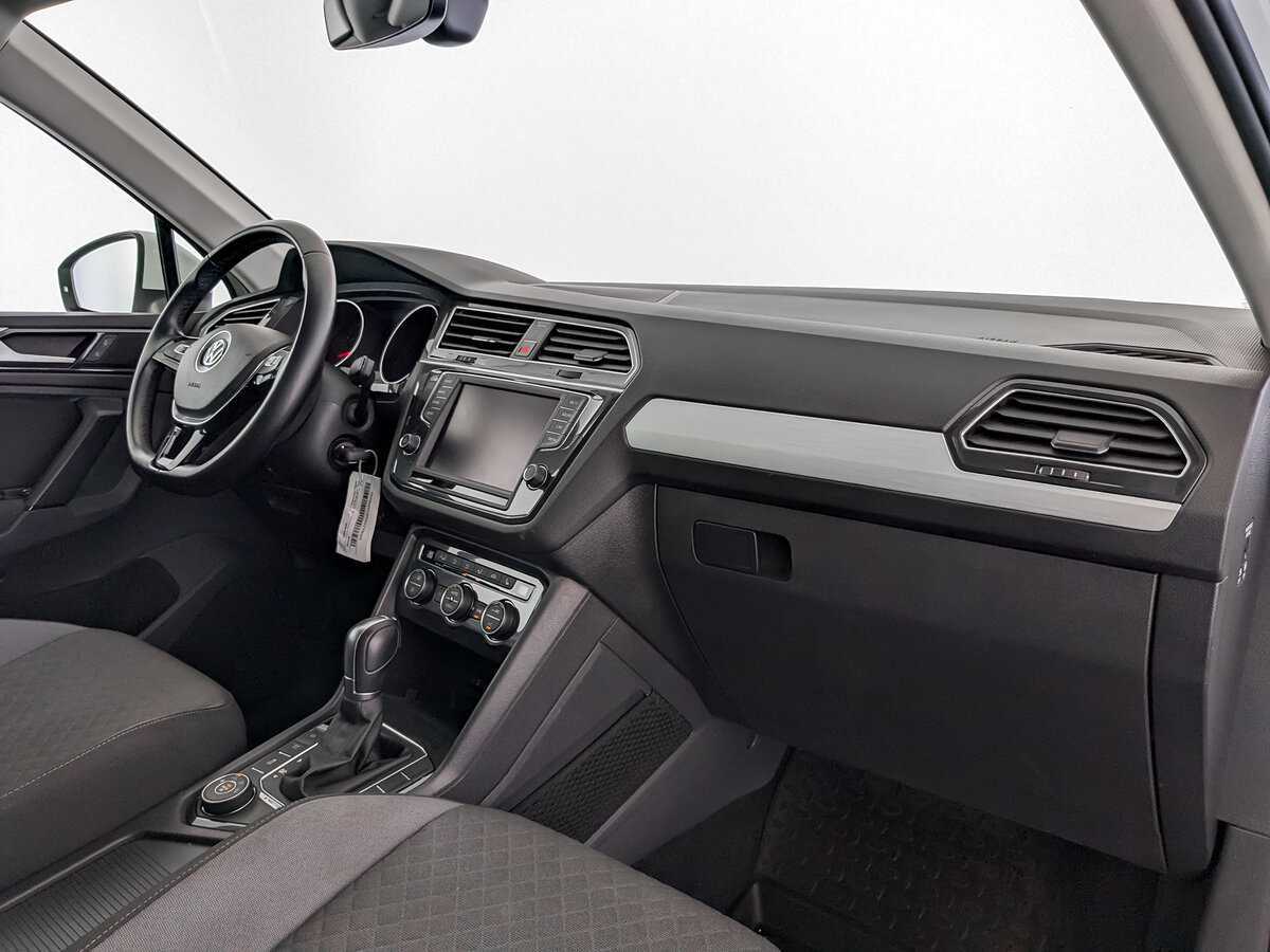 Volkswagen Tiguan с пробегом — 2017 год. Фото: #8