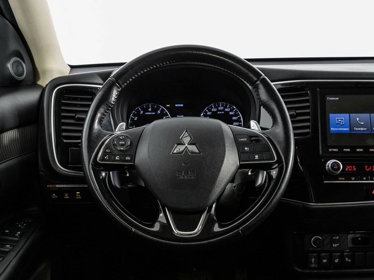 Mitsubishi Outlander с пробегом — 2020 год. Фото: #11