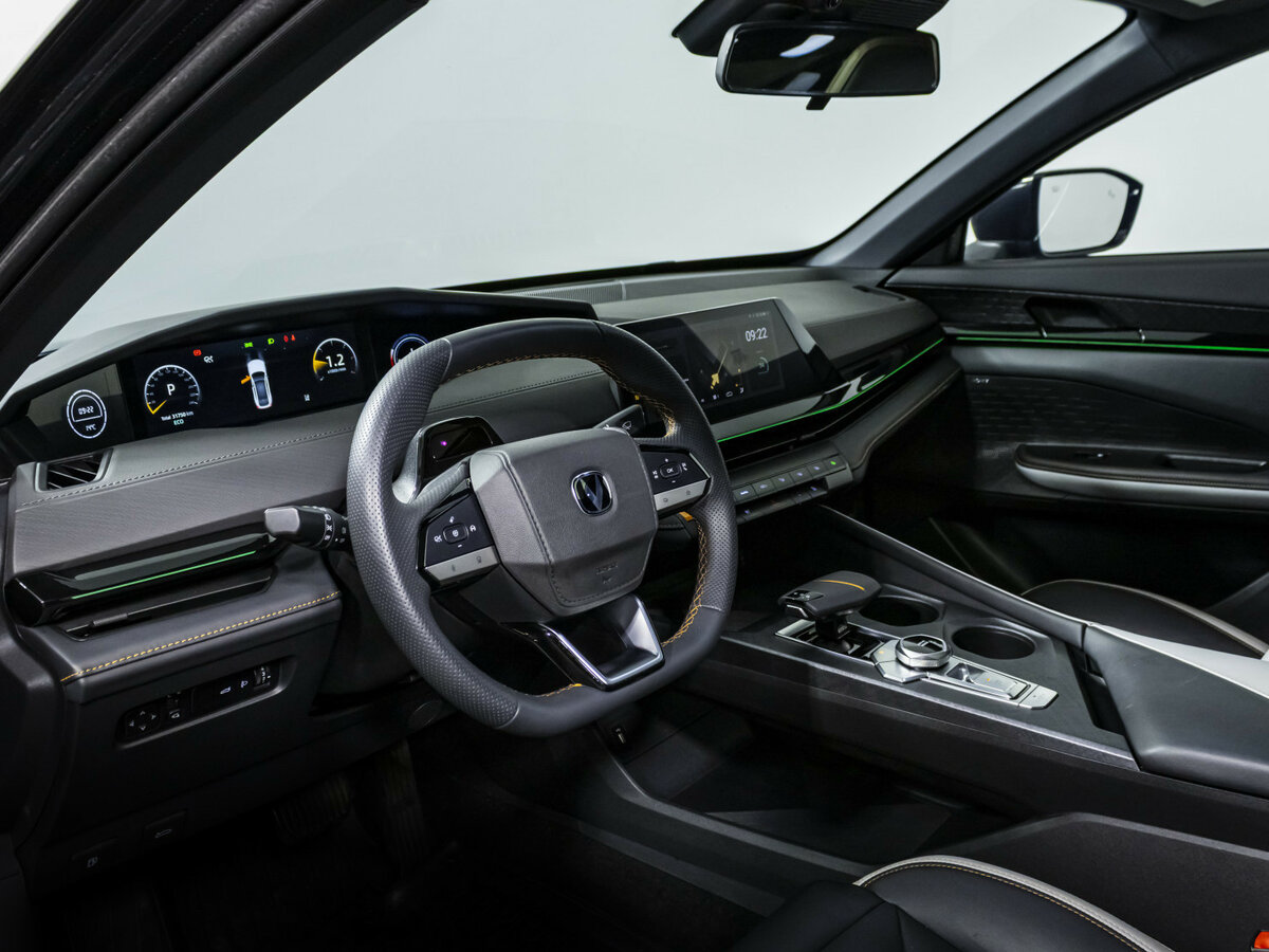 Changan UNI-V с пробегом — 2024 год. Фото: #7