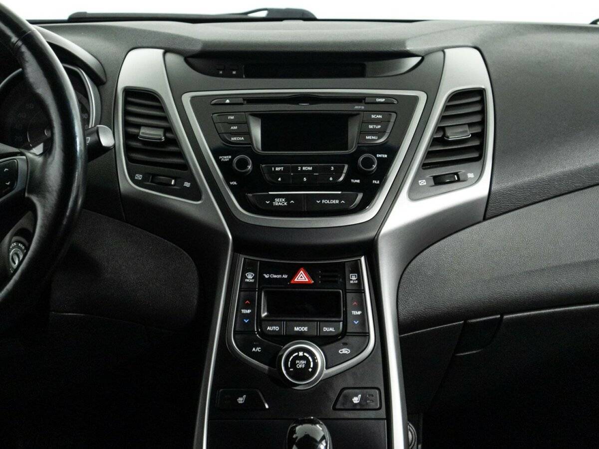 Hyundai Elantra с пробегом — 2015 год. Фото: #13