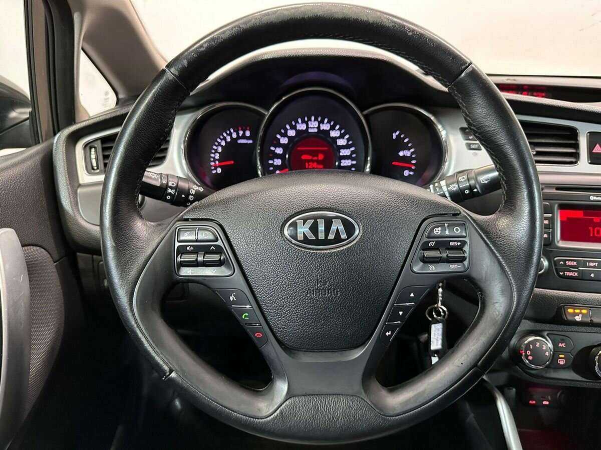 Kia Ceed с пробегом — 2013 год. Фото: #10