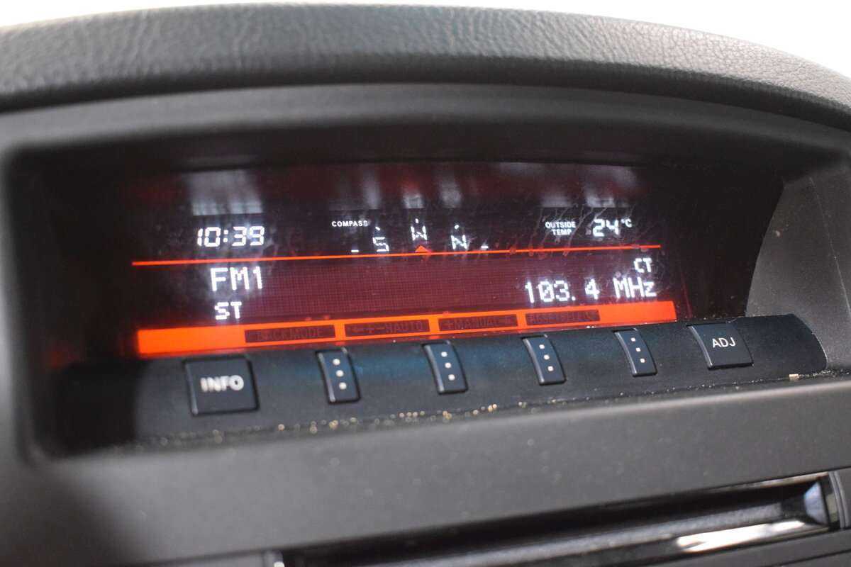 Mitsubishi Pajero с пробегом — 2014 год. Фото: #16