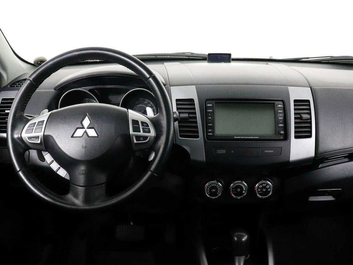 Mitsubishi Outlander с пробегом — 2012 год. Фото: #9