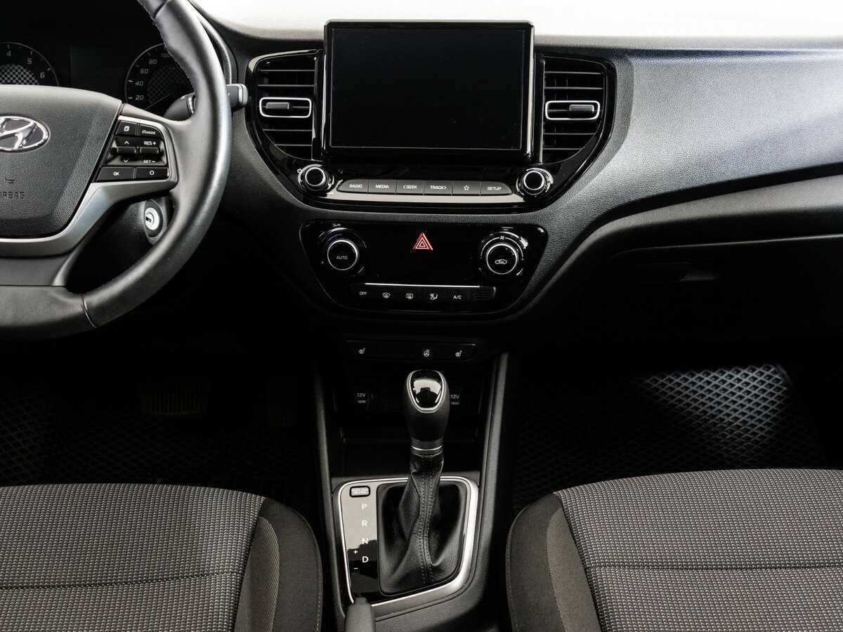 Hyundai Solaris с пробегом — 2022 год. Фото: #9