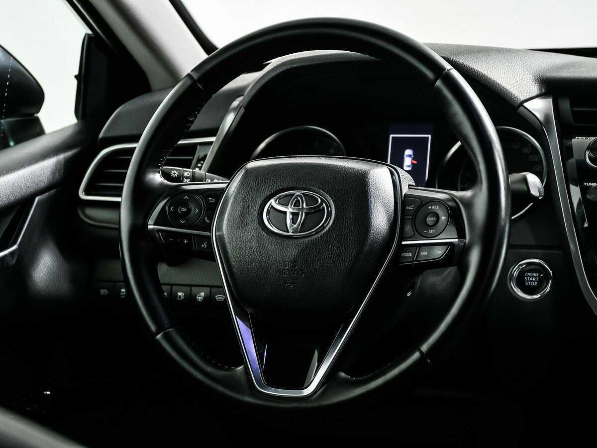 Toyota Camry с пробегом — 2018 год. Фото: #15