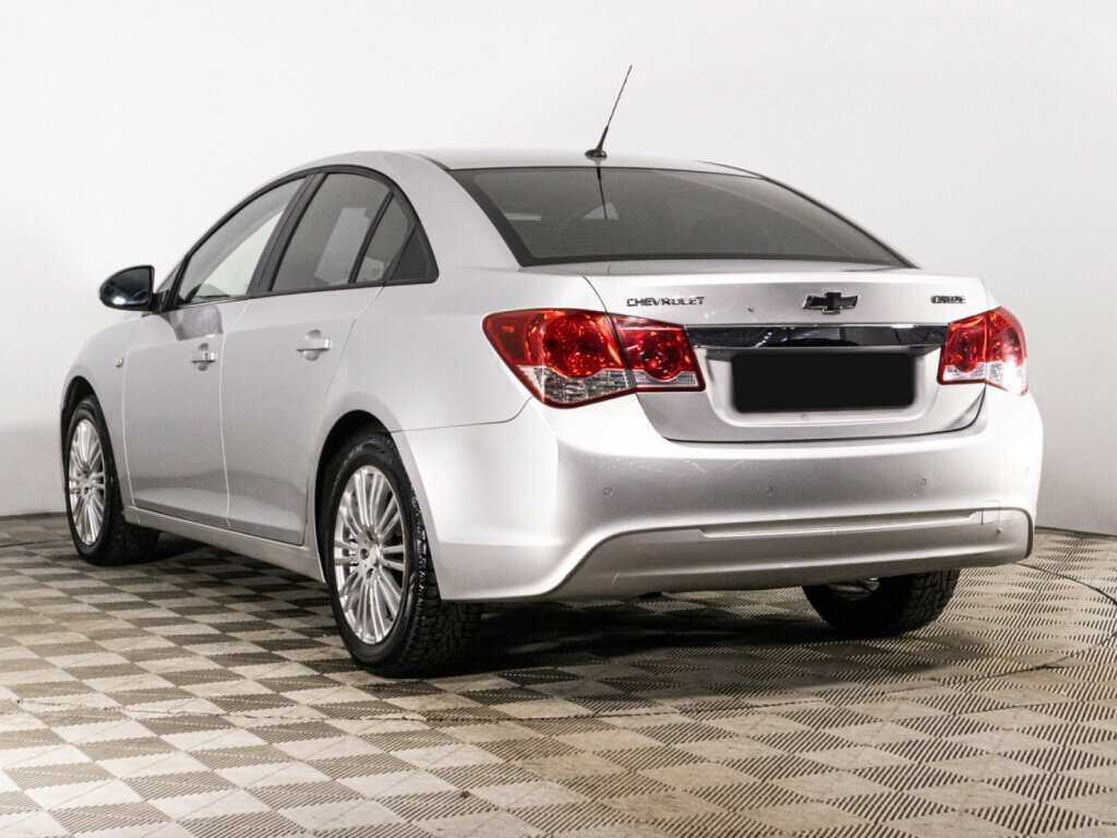 Chevrolet Cruze с пробегом — 2012 год. Фото: #6