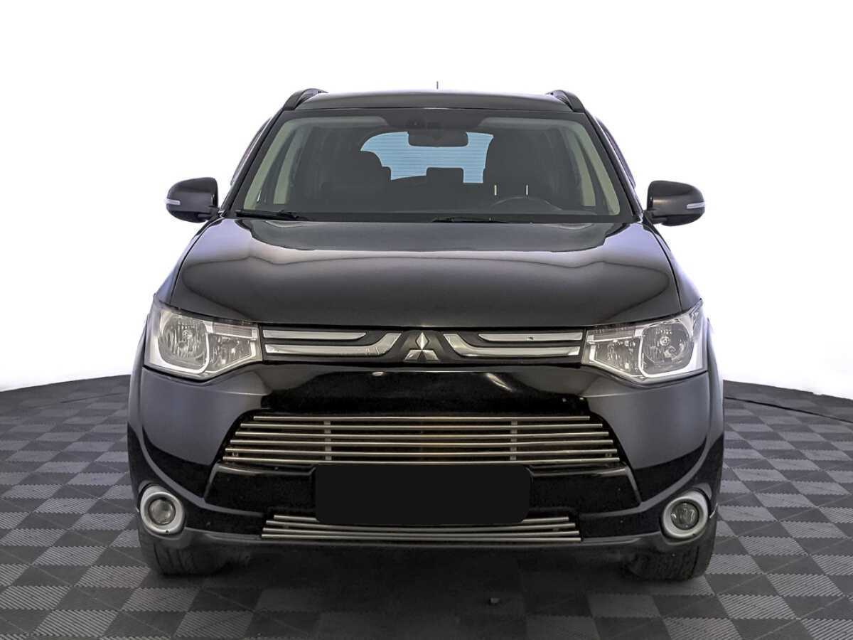 Mitsubishi Outlander с пробегом — 2012 год. Фото: #1