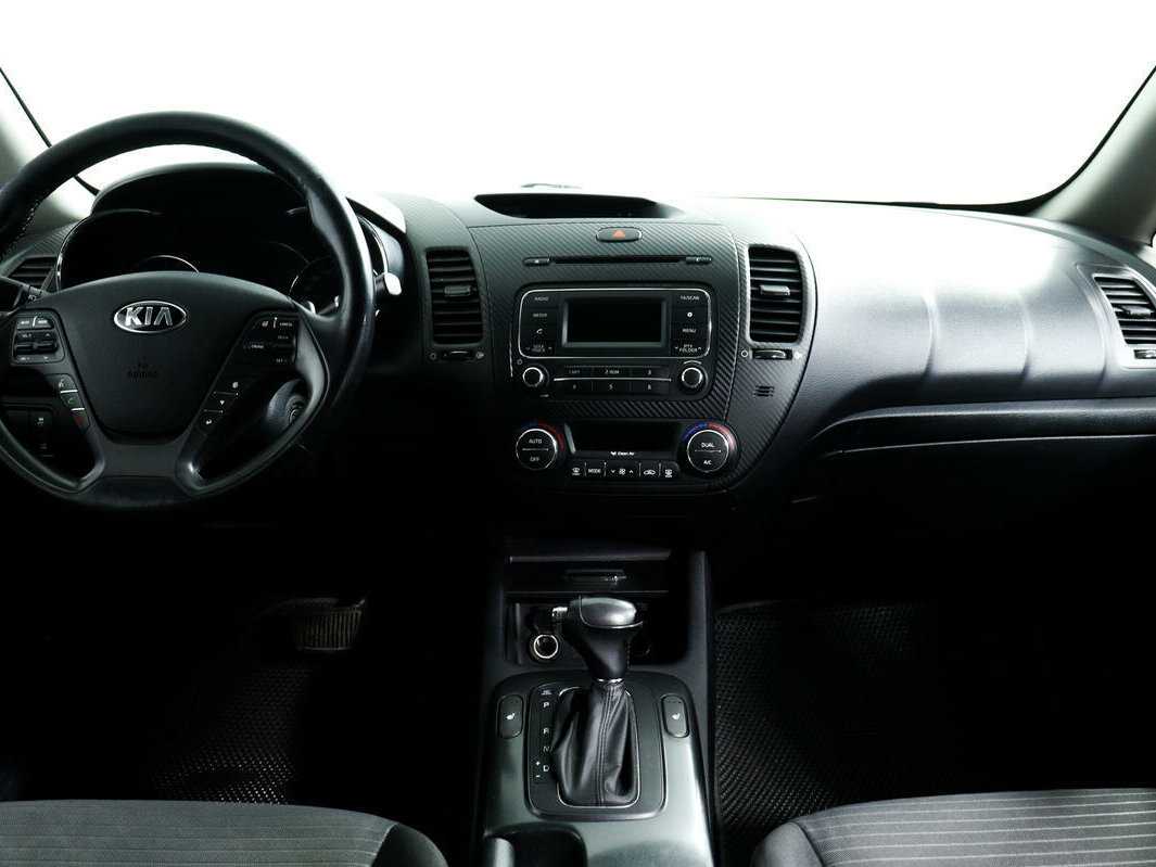 Kia Cerato с пробегом — 2014 год. Фото: #10