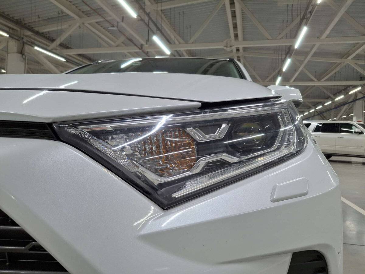 Toyota RAV4 с пробегом — 2021 год. Фото: #15