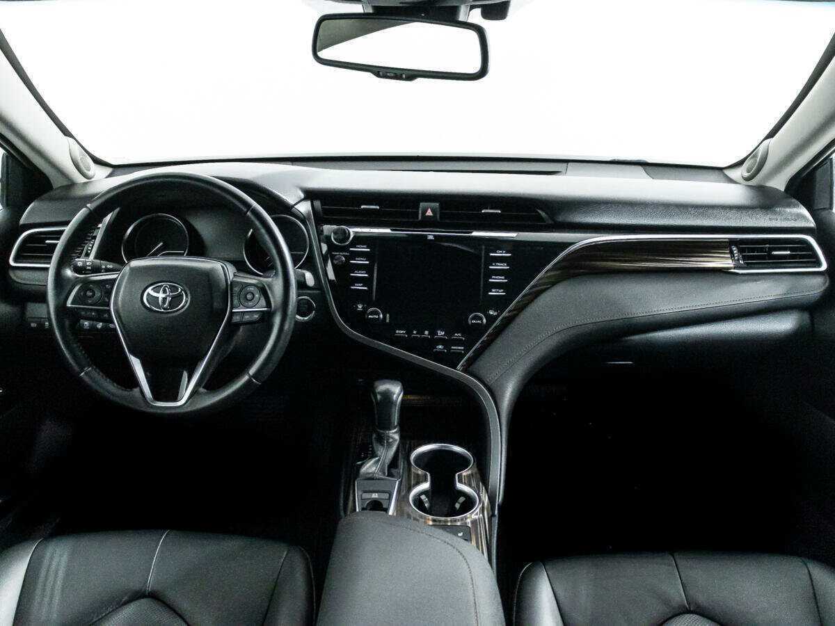 Toyota Camry с пробегом — 2020 год. Фото: #12