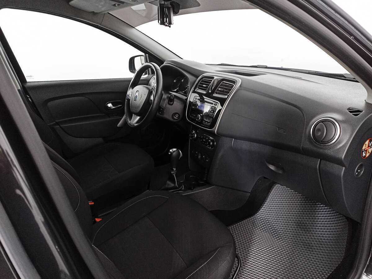 Renault Sandero с пробегом — 2016 год. Фото: #7