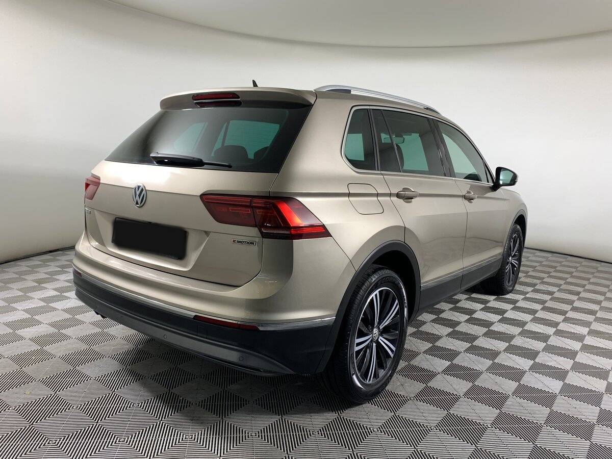 Volkswagen Tiguan с пробегом — 2018 год. Фото: #4