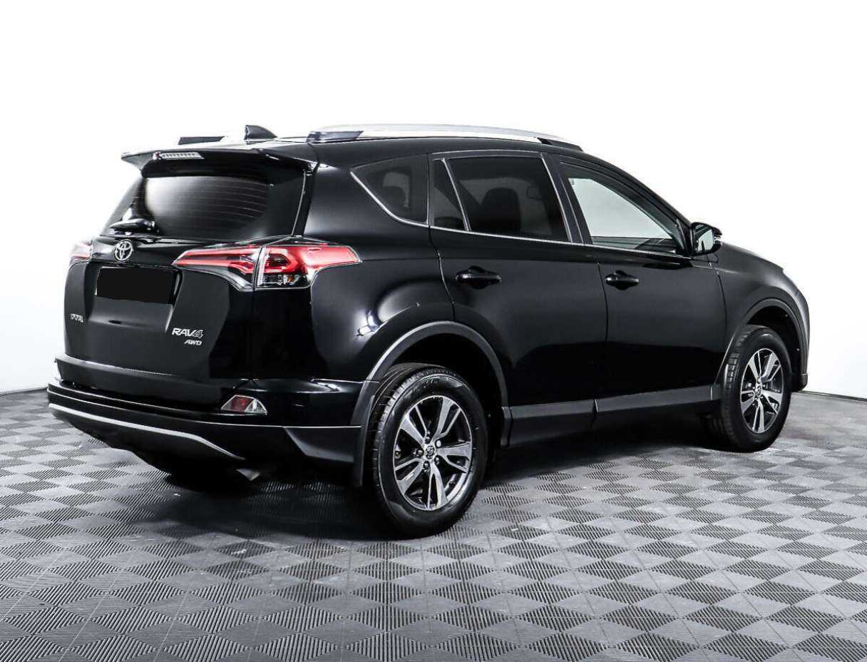 Toyota RAV4 с пробегом — 2017 год. Фото: #4