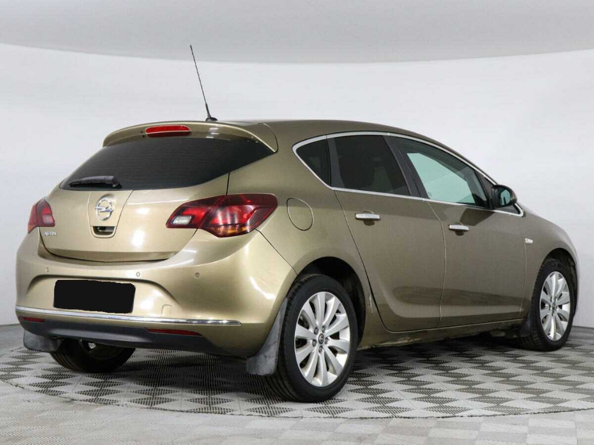Opel Astra с пробегом — 2014 год. Фото: #2