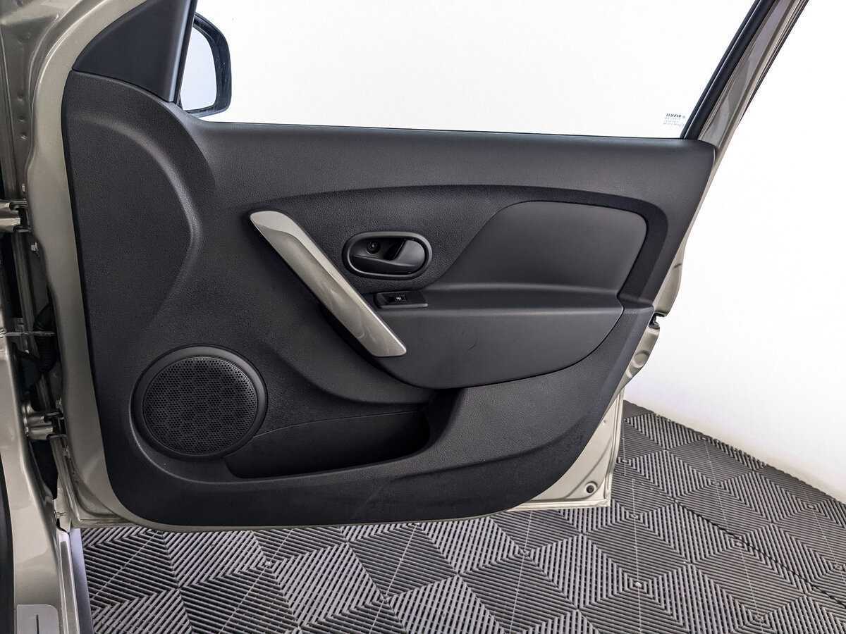 Renault Sandero с пробегом — 2021 год. Фото: #20