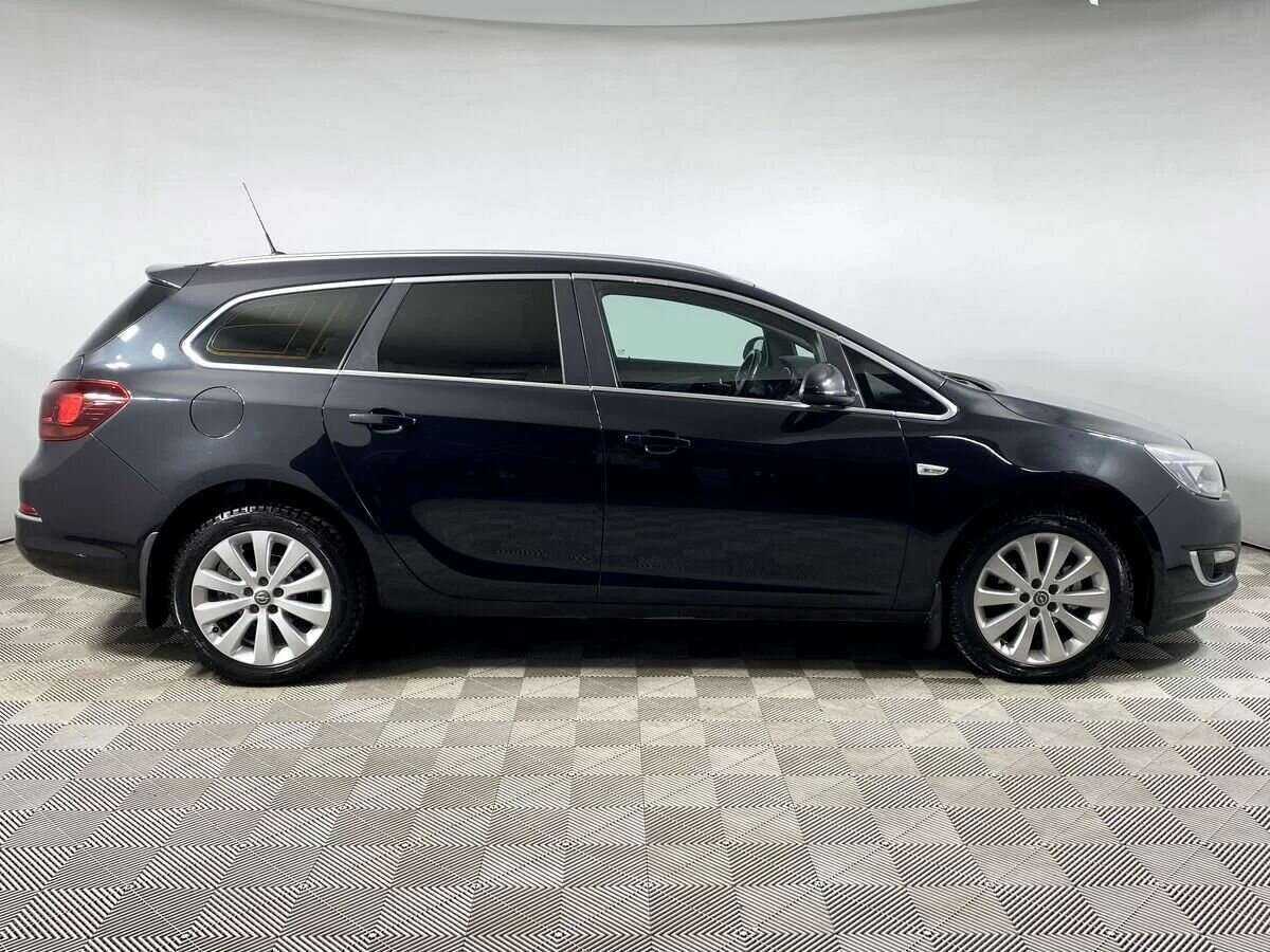Opel Astra с пробегом — 2013 год. Фото: #3