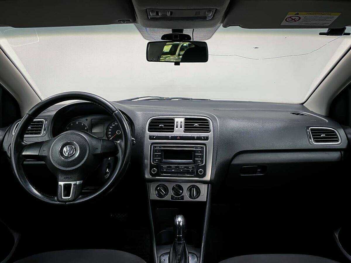 Volkswagen Polo с пробегом — 2013 год. Фото: #9