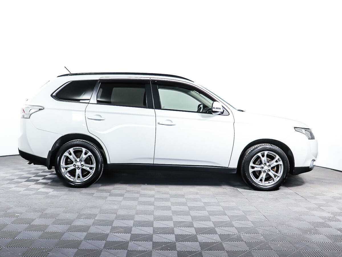Mitsubishi Outlander с пробегом — 2013 год. Фото: #3