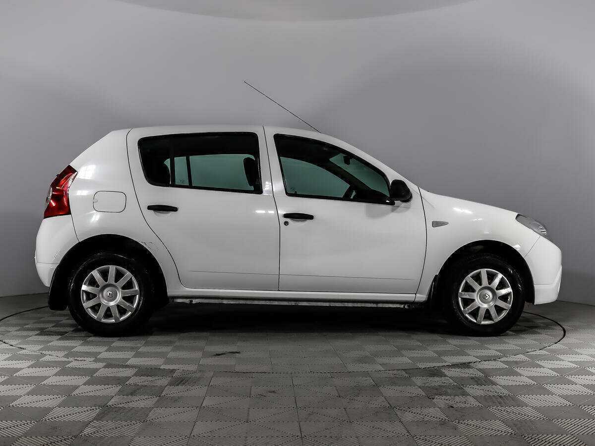 Renault Sandero с пробегом — 2014 год. Фото: #3