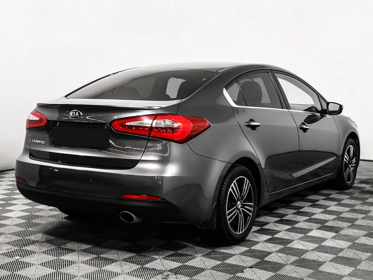 Kia Cerato с пробегом — 2015 год. Фото: #4