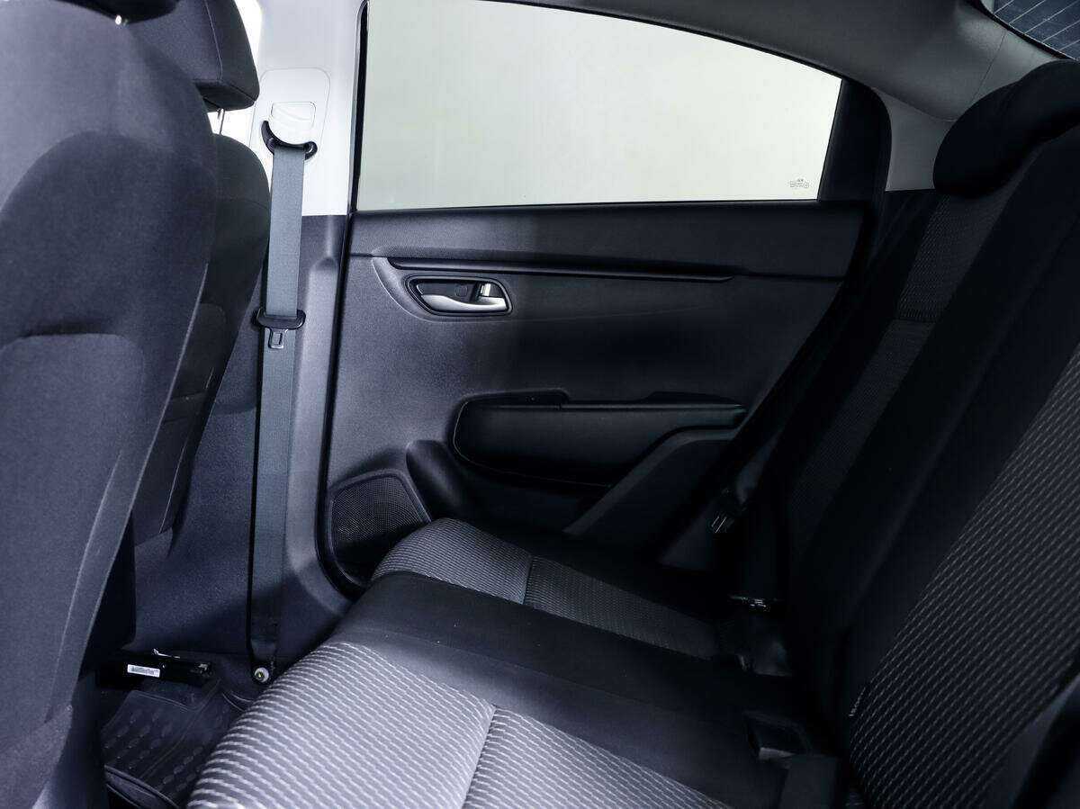 Kia Rio с пробегом — 2017 год. Фото: #10