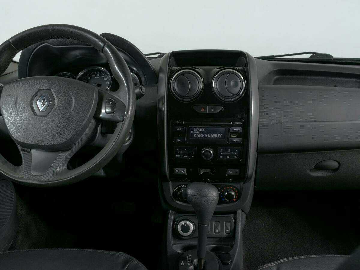 Renault Duster с пробегом — 2015 год. Фото: #9