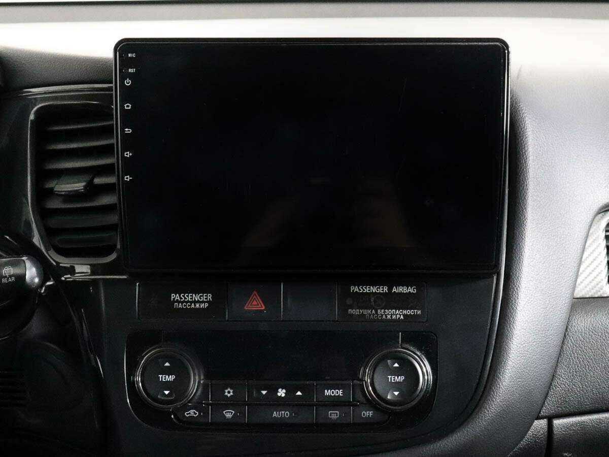 Mitsubishi Outlander с пробегом — 2012 год. Фото: #10