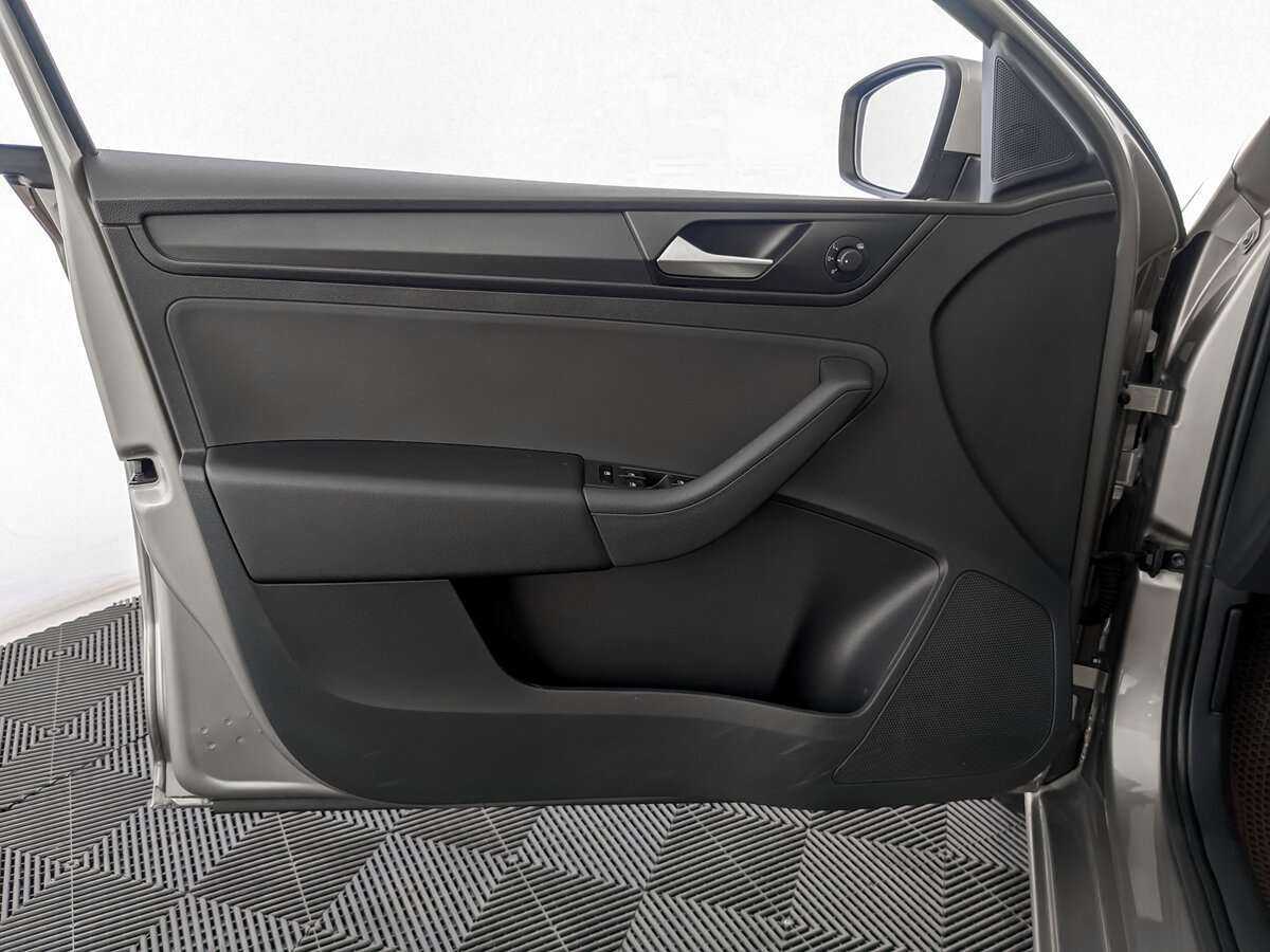 Volkswagen Polo с пробегом — 2020 год. Фото: #17