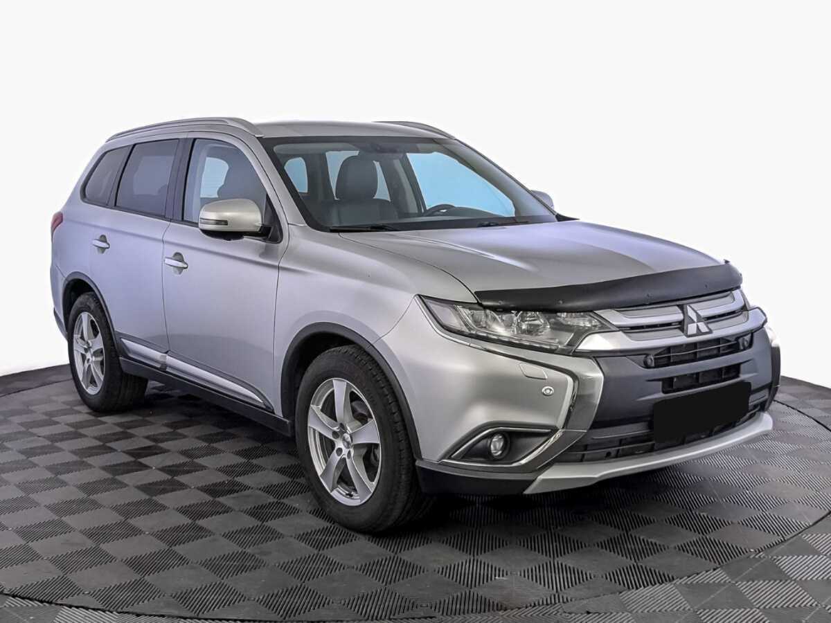 Mitsubishi Outlander с пробегом — 2017 год. Фото: #2