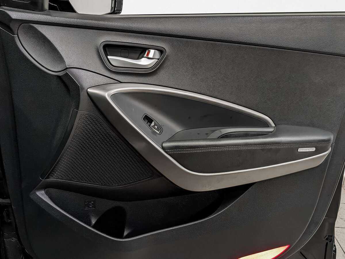 Hyundai Santa Fe с пробегом — 2015 год. Фото: #19