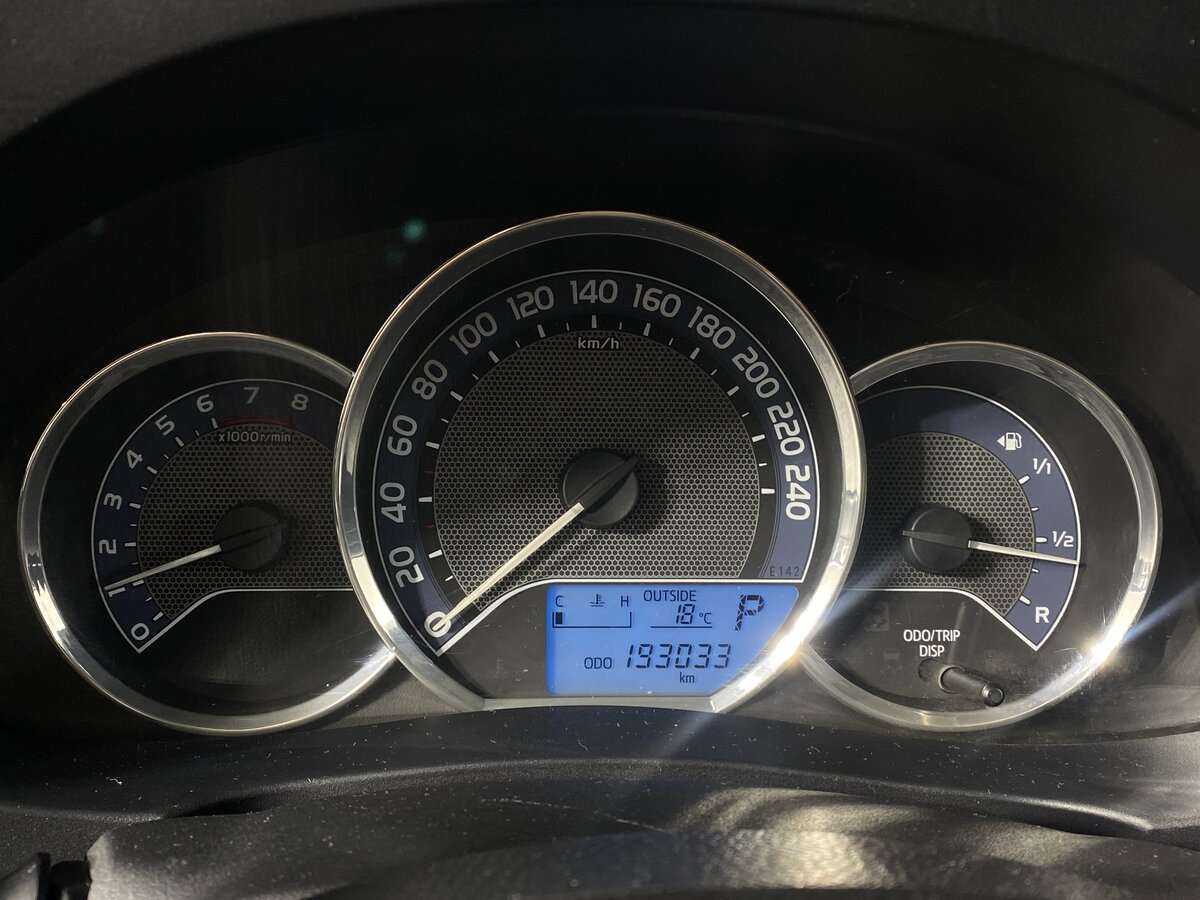 Toyota Corolla с пробегом — 2013 год. Фото: #14