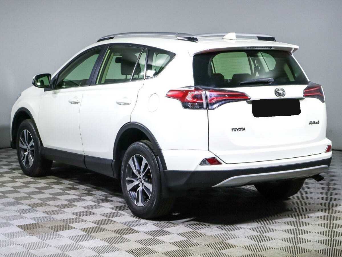 Toyota RAV4 с пробегом — 2016 год. Фото: #5
