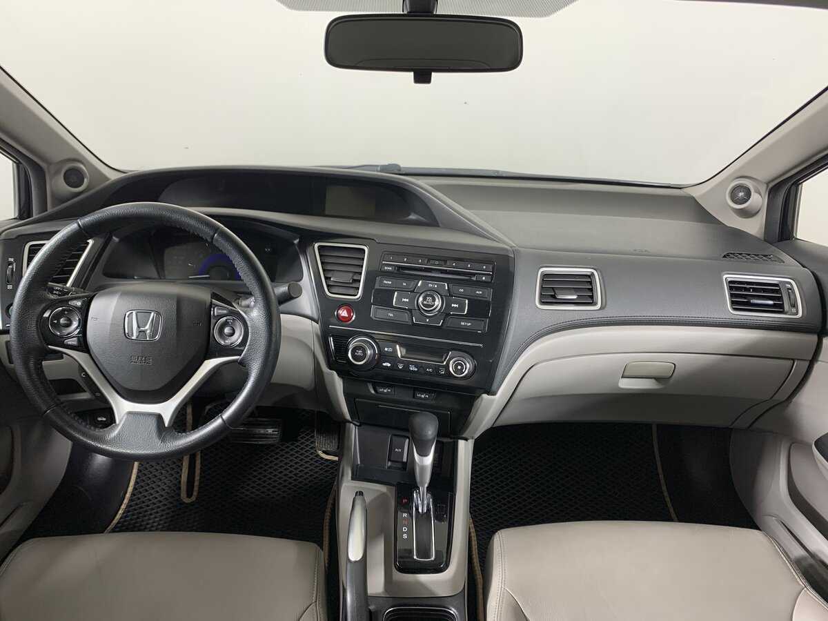 Honda Civic с пробегом — 2013 год. Фото: #12