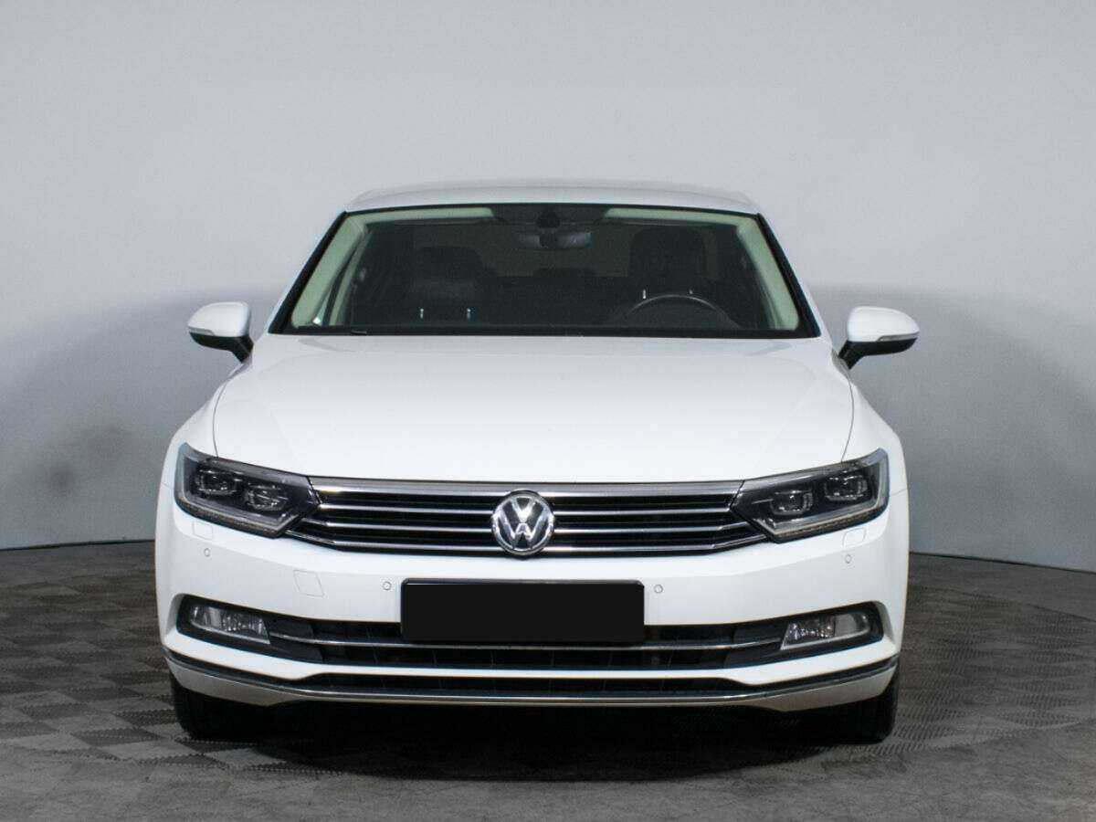 Volkswagen Passat с пробегом — 2017 год. Фото: #1