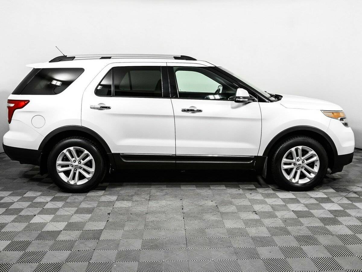 Ford Explorer с пробегом — 2012 год. Фото: #3