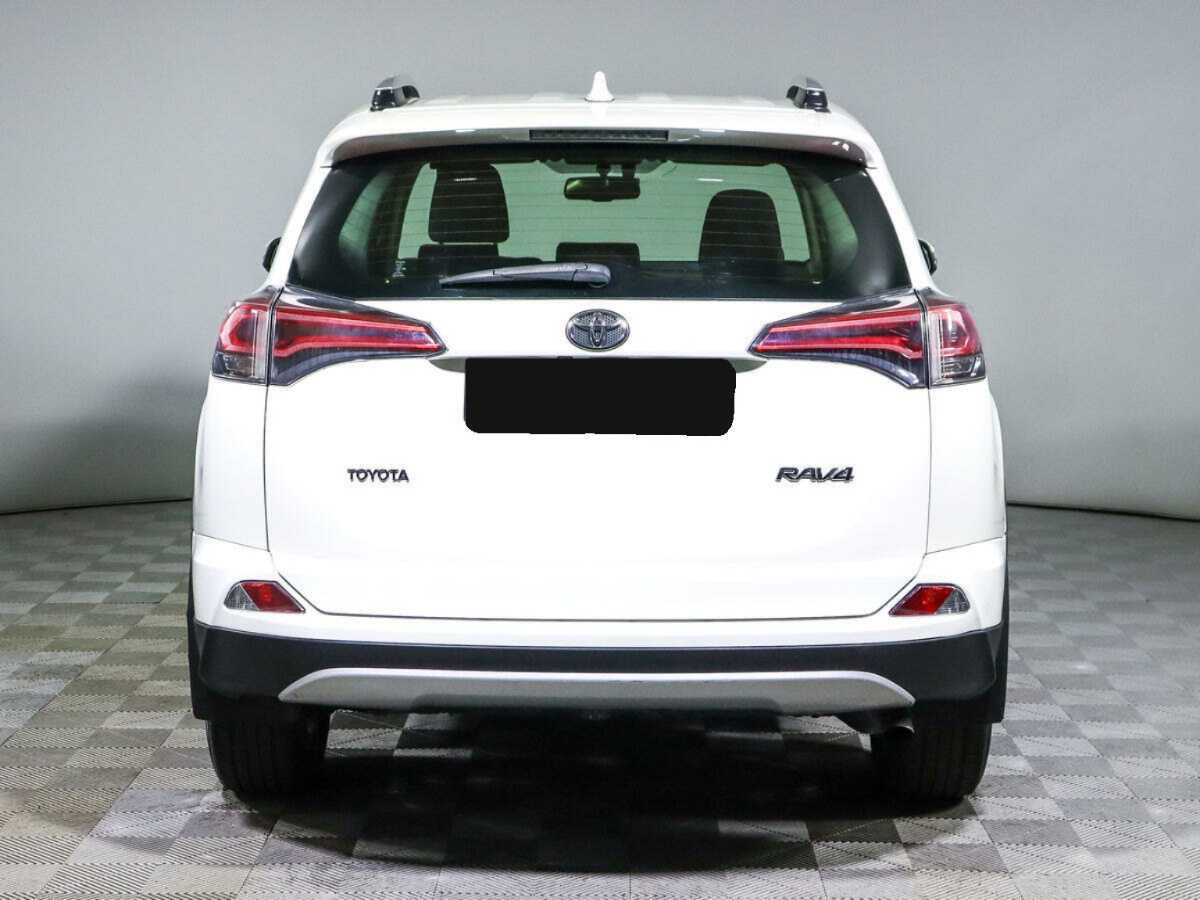 Toyota RAV4 с пробегом — 2016 год. Фото: #4