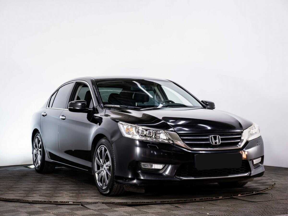 Honda Accord с пробегом — 2013 год. Фото: #2