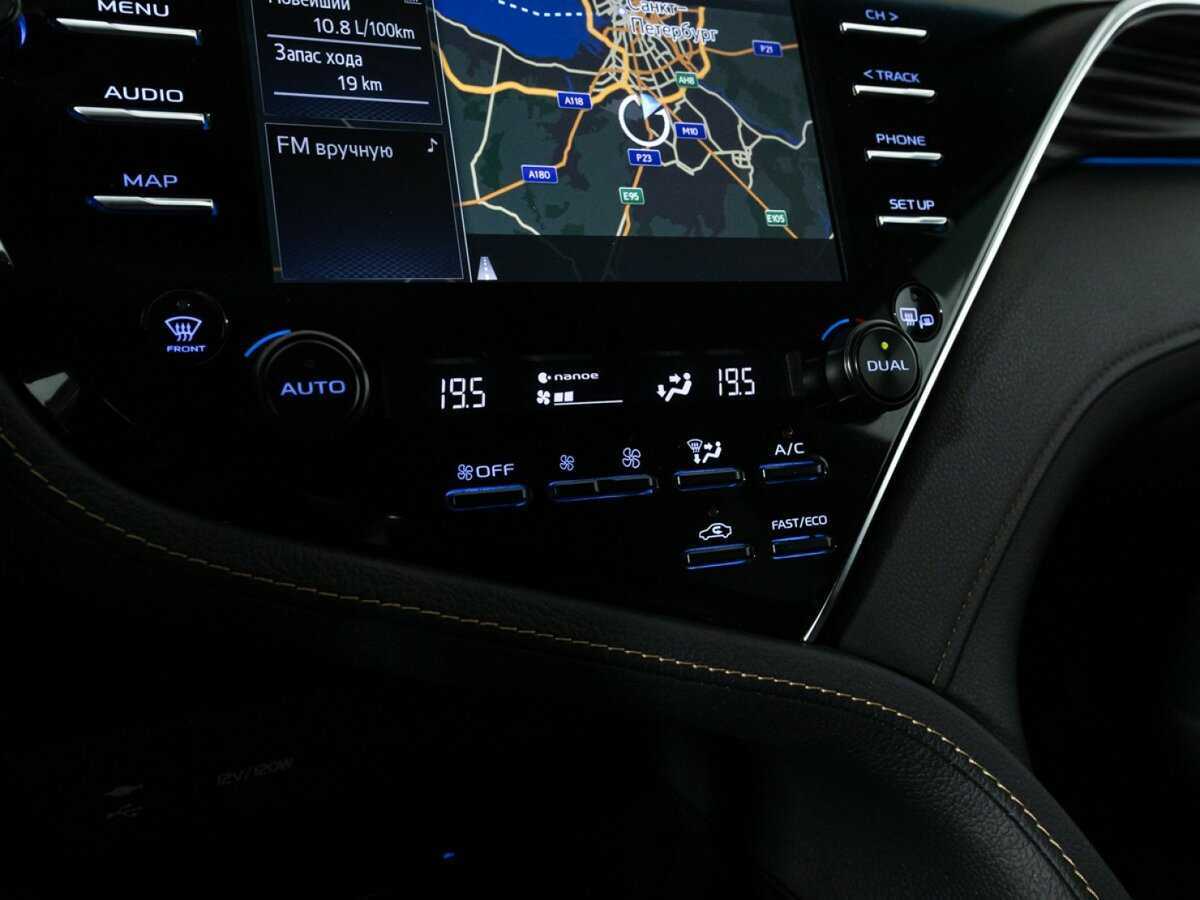 Toyota Camry с пробегом — 2018 год. Фото: #17