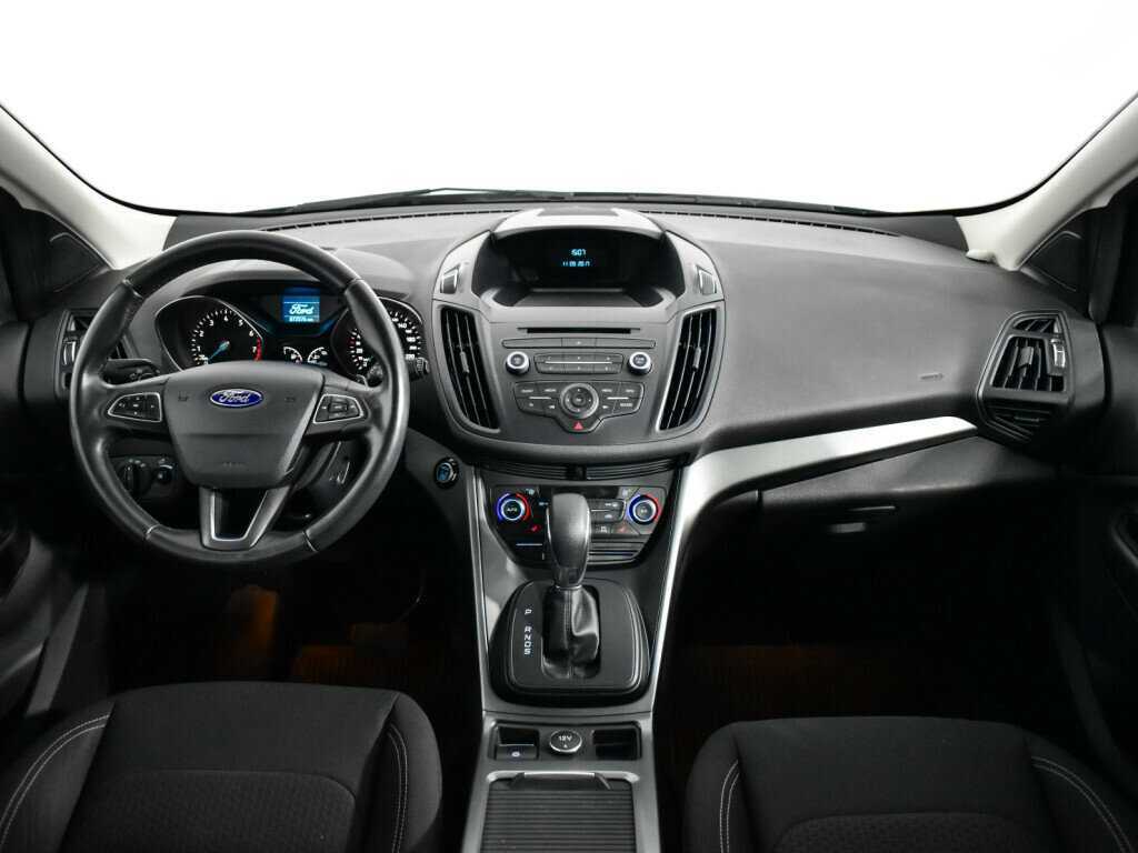 Ford Kuga с пробегом — 2017 год. Фото: #11