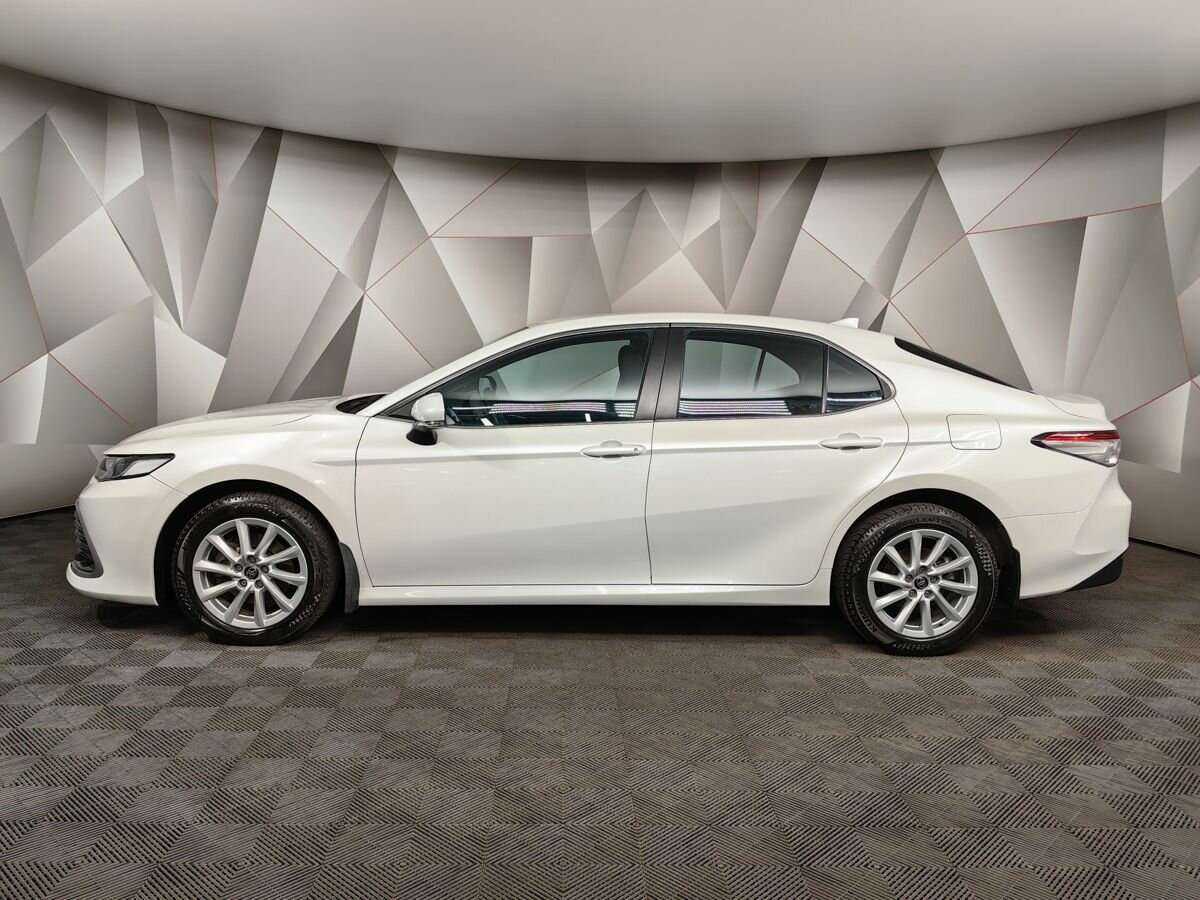 Toyota Camry с пробегом — 2021 год. Фото: #4