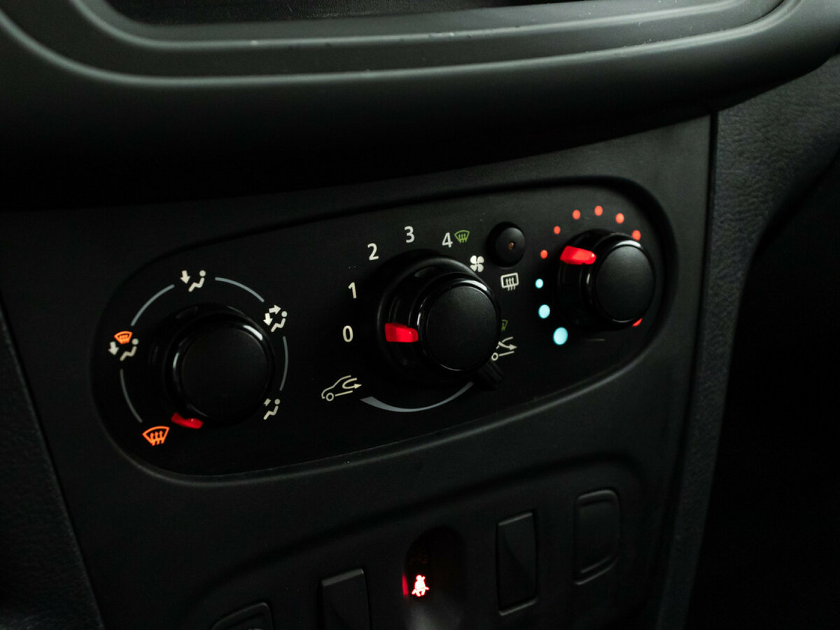 Renault Logan с пробегом — 2019 год. Фото: #13